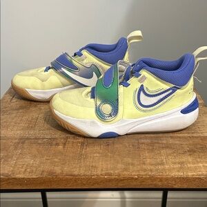 Nike Kids Sneakers in Yellow and Blue